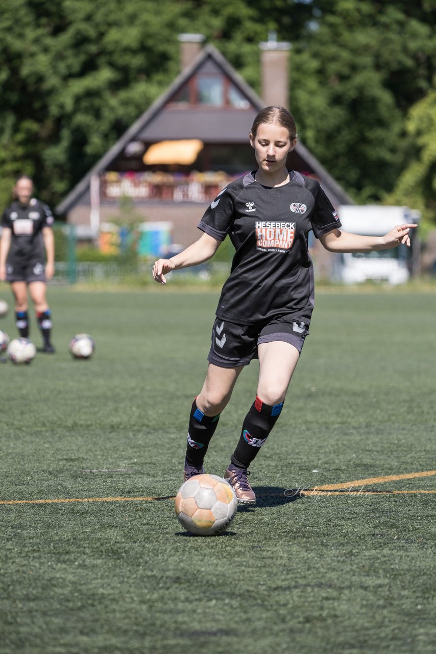 Bild 79 - wBJ SV Henstedt Ulzburg - TuS Rotenhof : Ergebnis: 12:0